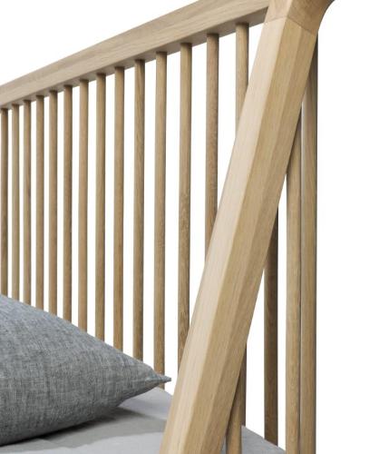 Bedtime - Ethnicraft Spindle